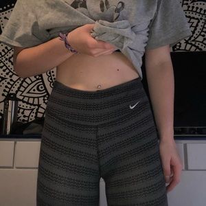 Gray patterned Nike leggings